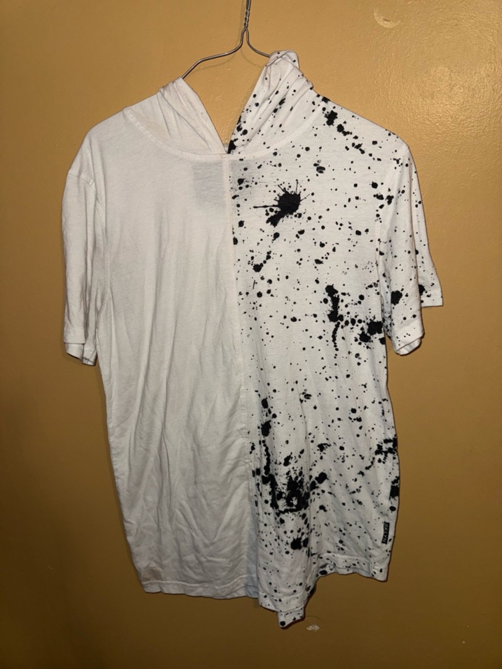 White Split Hooded T-Shirt with Black Paint-Splattered medium